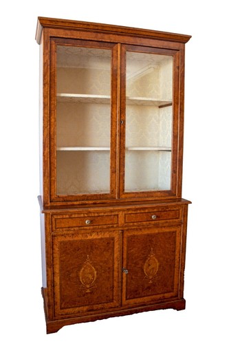 Mobile credenza con vetrina